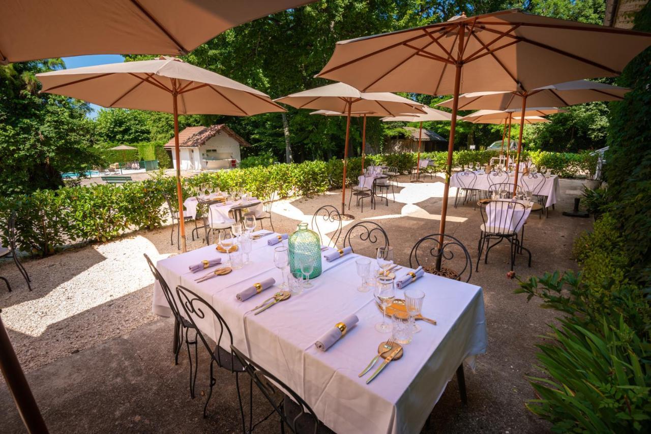 Chateau Des Ayes - Chambres & Suites Saint-Étienne-de-Saint-Geoirs Екстериор снимка