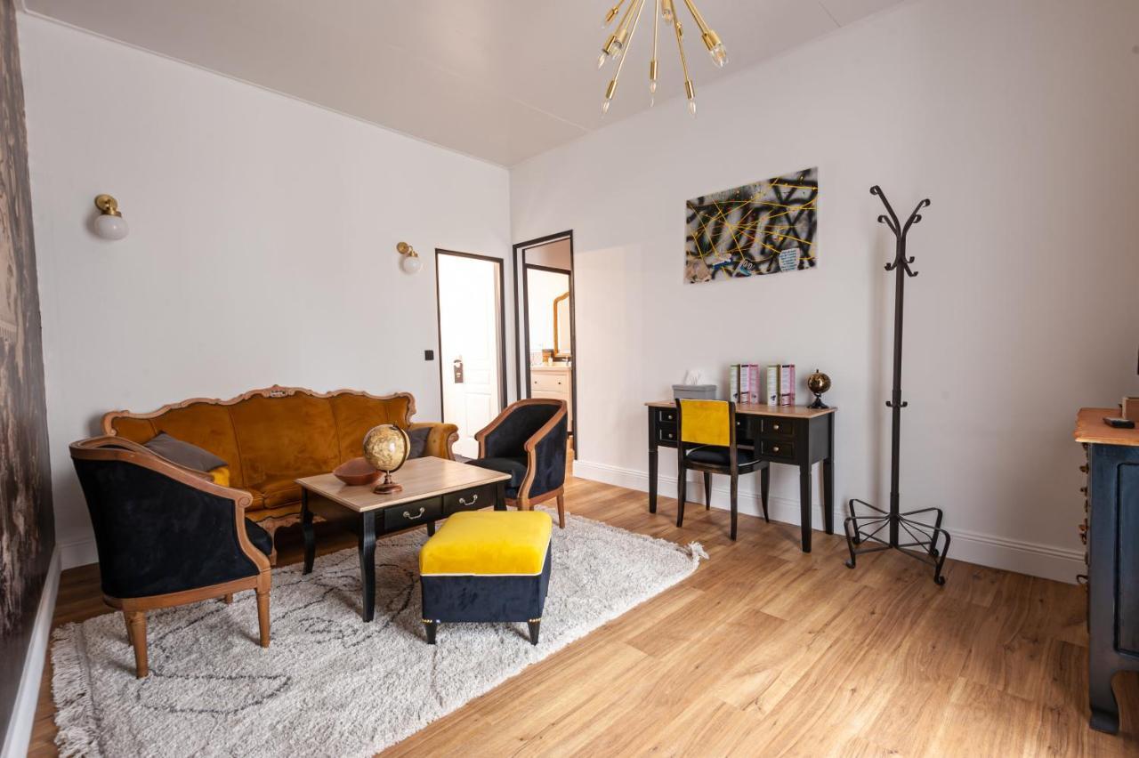 Chateau Des Ayes - Chambres & Suites Saint-Étienne-de-Saint-Geoirs Екстериор снимка