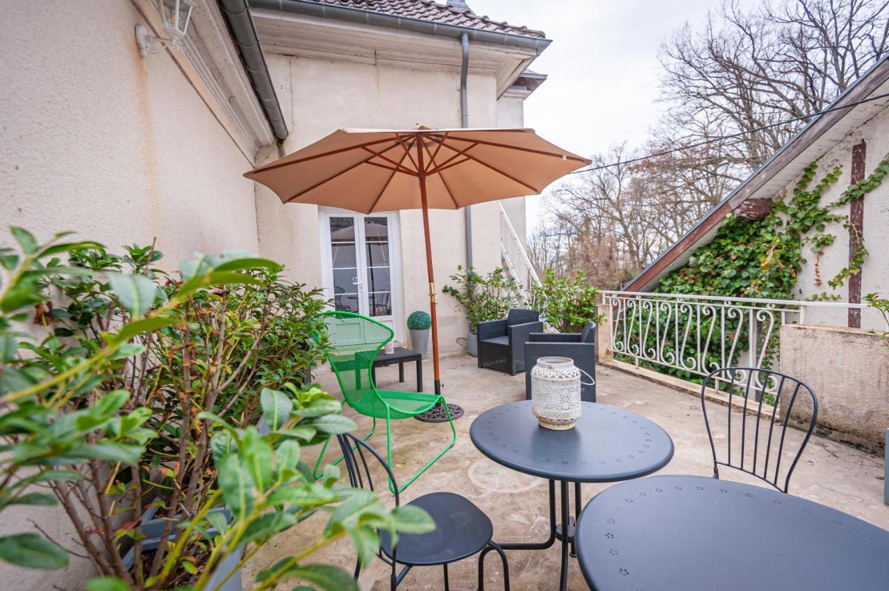 Chateau Des Ayes - Chambres & Suites Saint-Étienne-de-Saint-Geoirs Екстериор снимка
