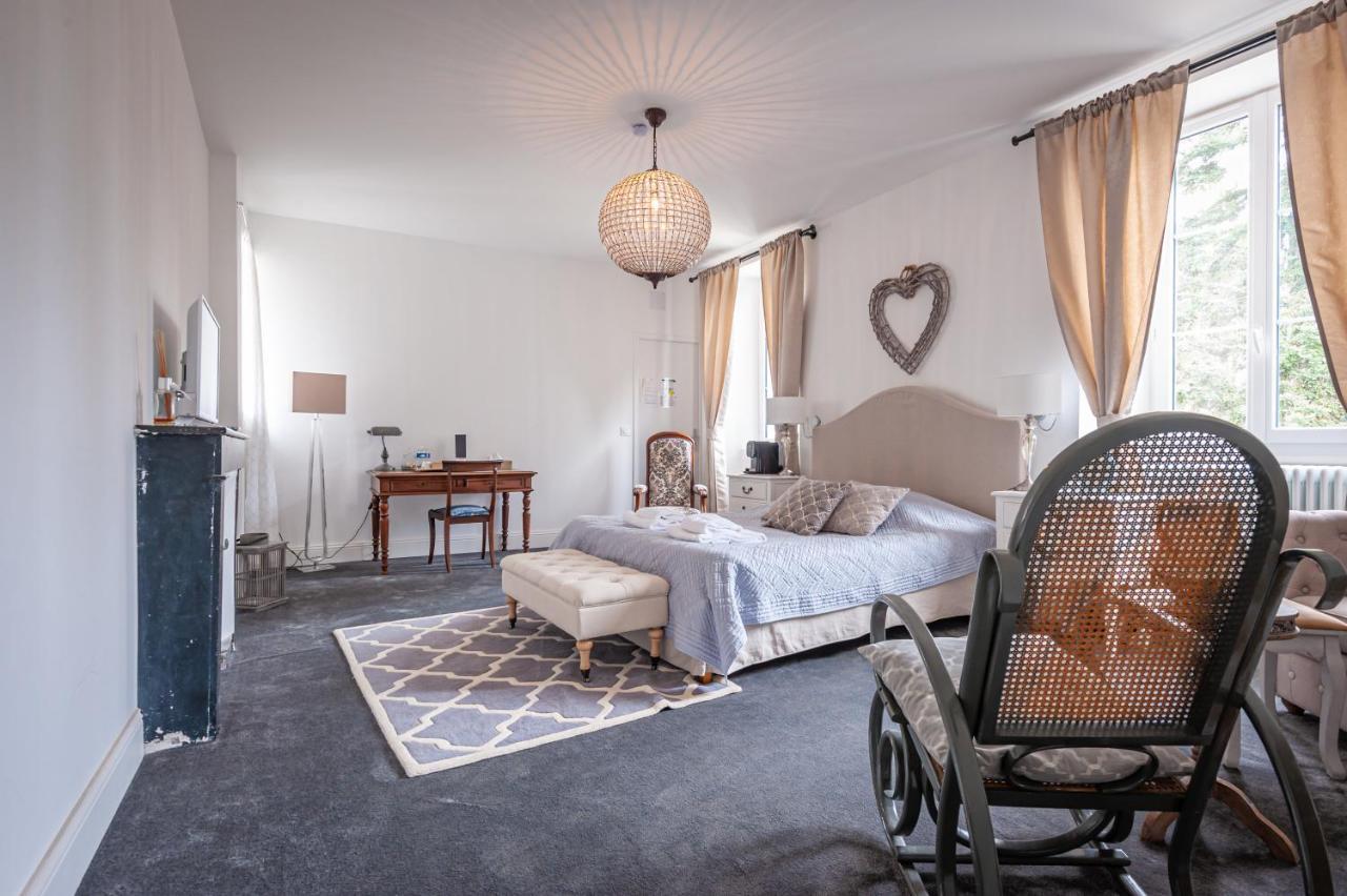 Chateau Des Ayes - Chambres & Suites Saint-Étienne-de-Saint-Geoirs Екстериор снимка