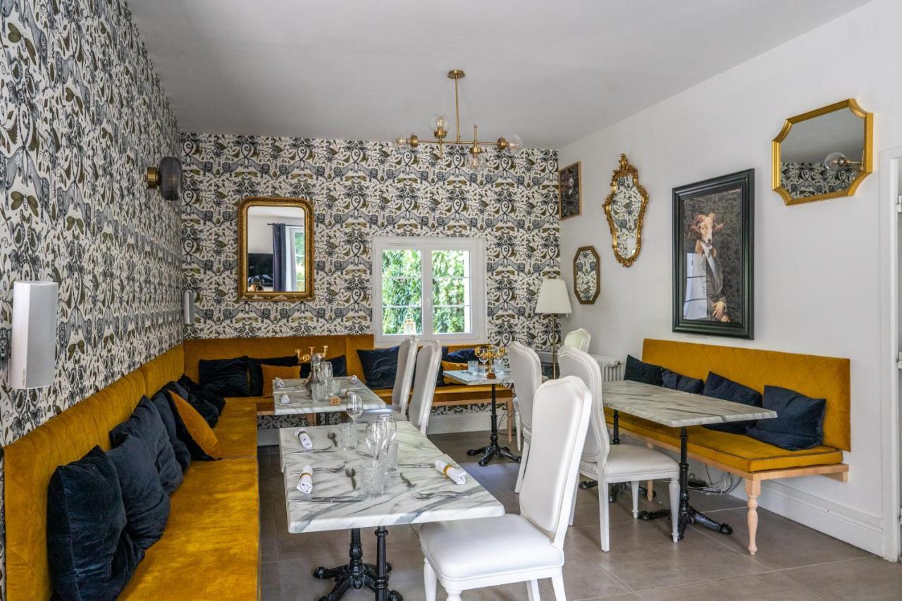 Chateau Des Ayes - Chambres & Suites Saint-Étienne-de-Saint-Geoirs Екстериор снимка