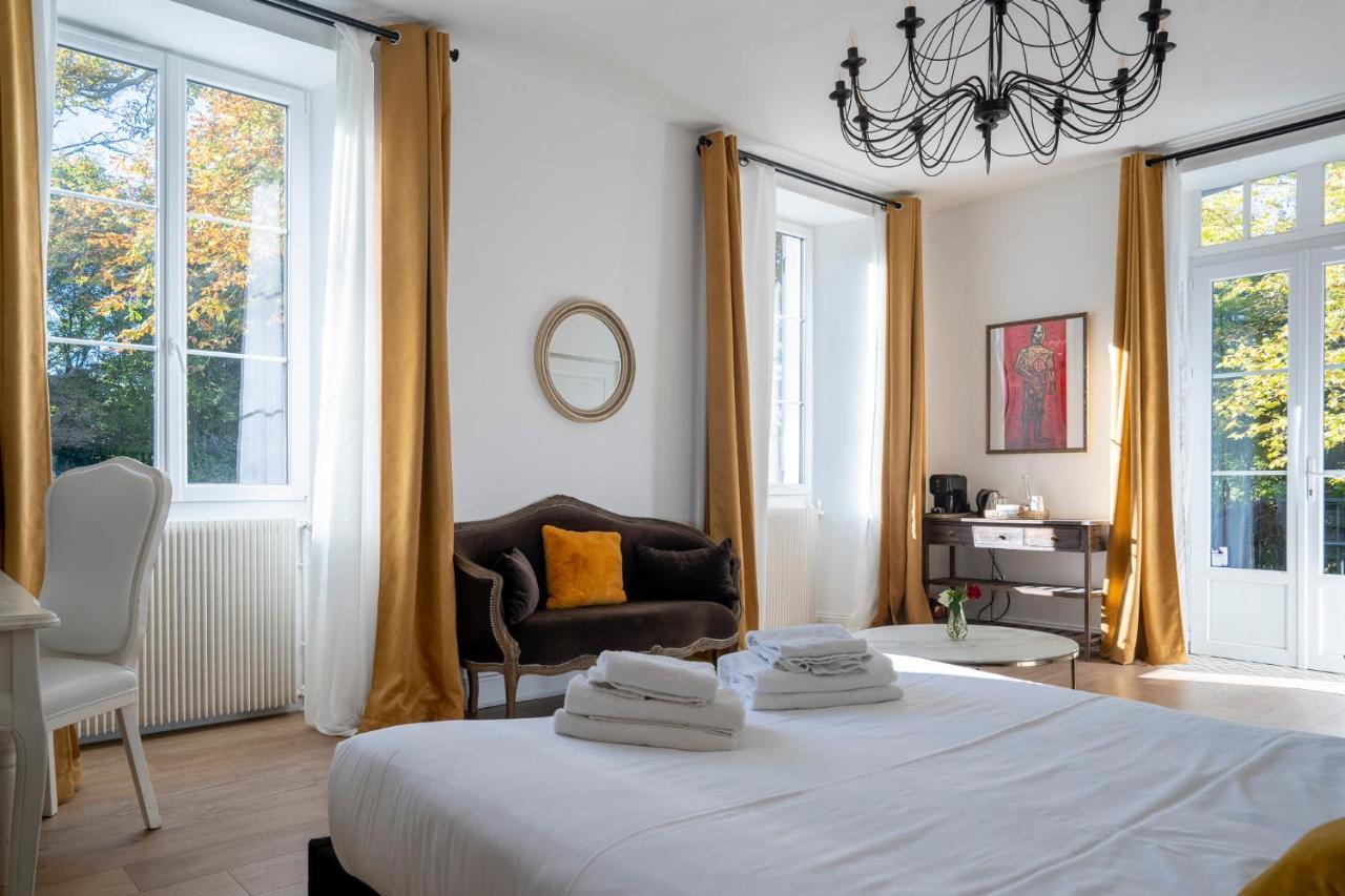 Chateau Des Ayes - Chambres & Suites Saint-Étienne-de-Saint-Geoirs Екстериор снимка